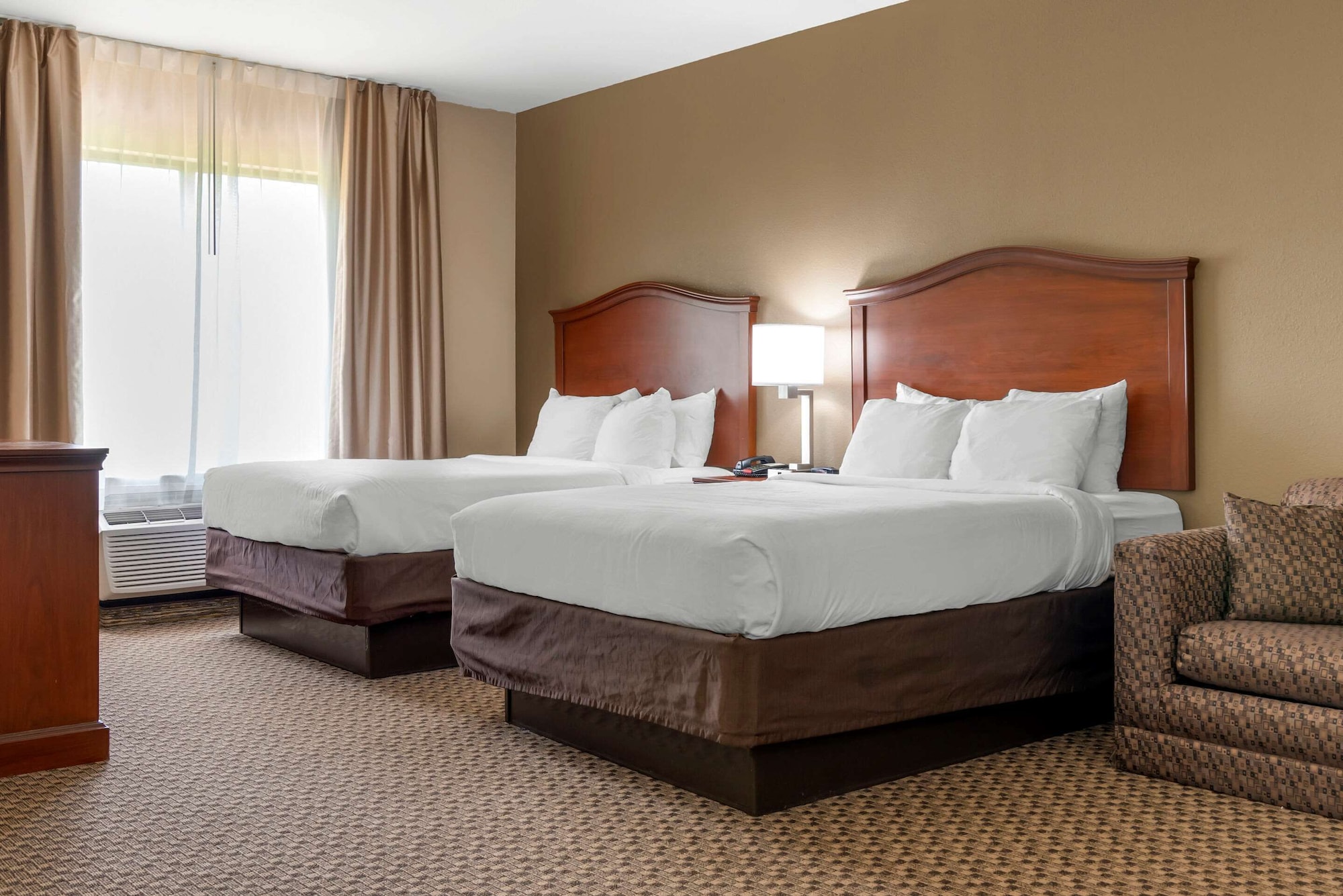 Suite, 2 Queen Beds, Sofa, Comfort Inn & Suites Midway - Tallahassee West 2/7