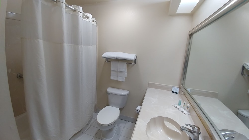 Quality Inn Bastrop, TX 10/42