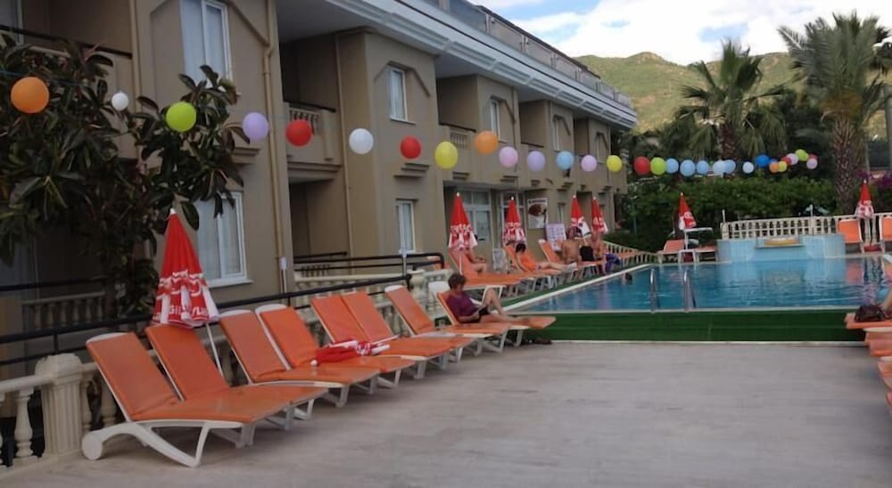 Ozturk Apartments 43/47