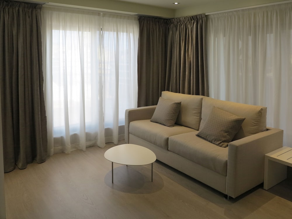 Serennia Exclusive Rooms 41/58