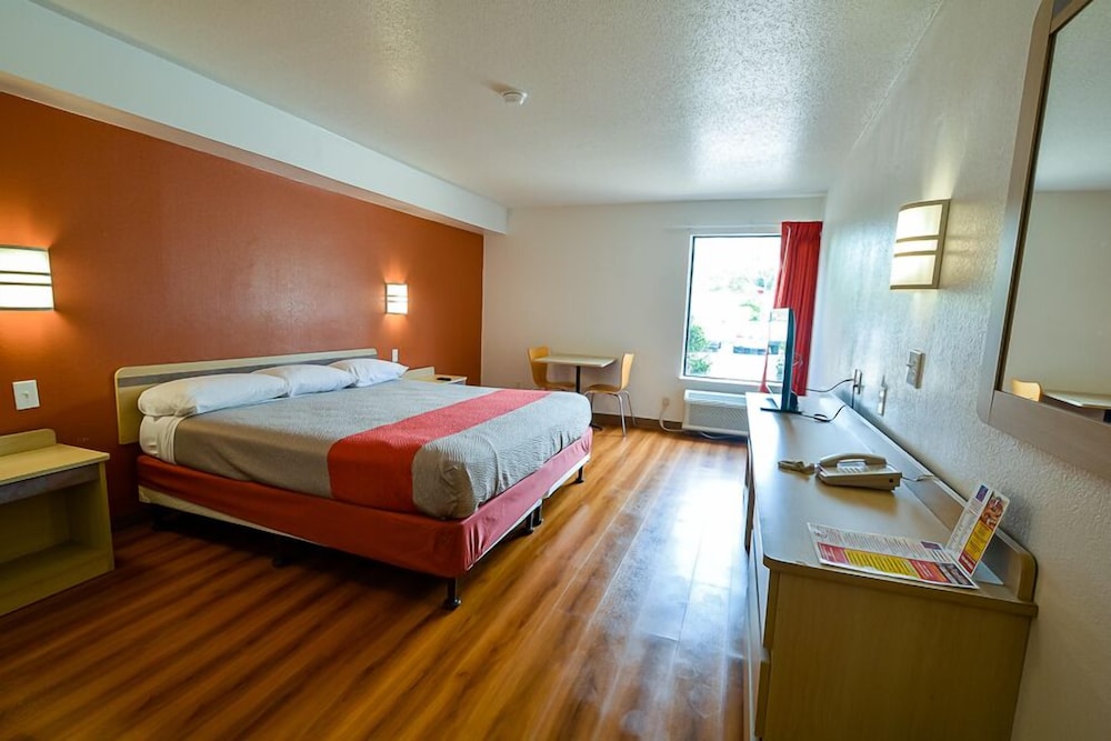 Motel6 Greensboro, NC - Airport 20/49
