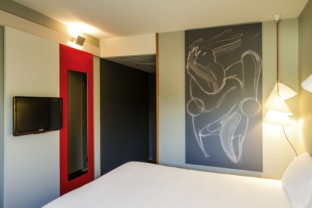Ibis Sevilla 18/73