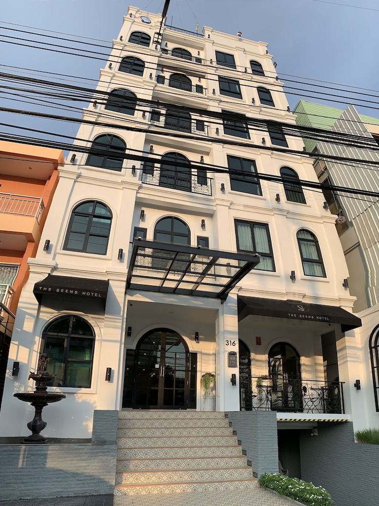 THE SEENS HOTEL 1/39