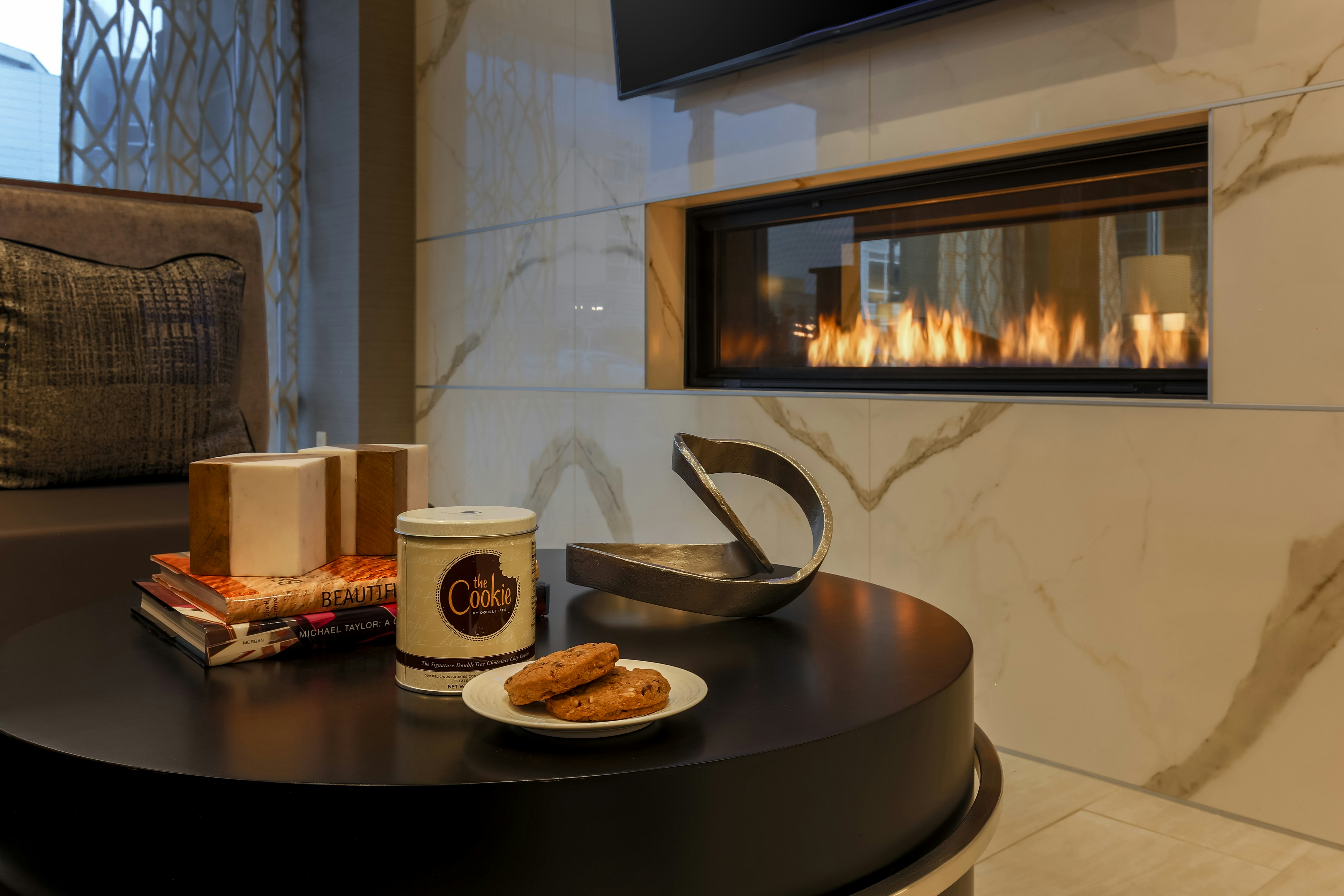 DOUBLETREE BY HILTON EVANSVILLE 23/74