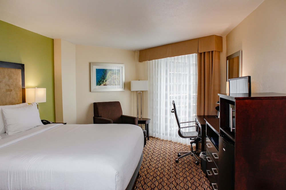 Holiday Inn Corpus Christi Downtown Marina 18/57