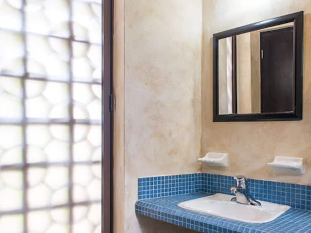 Hotel Barrio Latino by Kavia 50/50