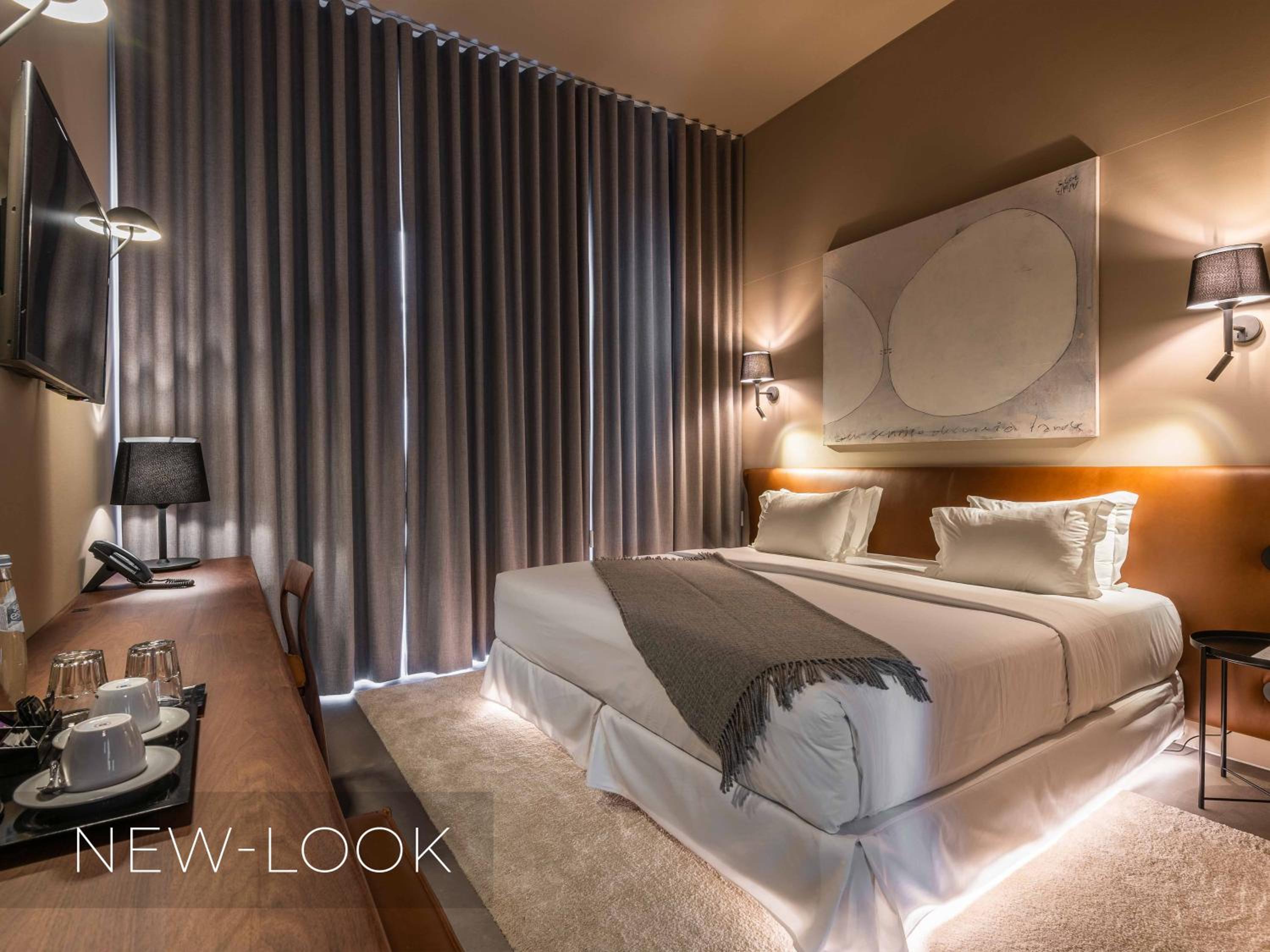 Room, Double or Twin Bed