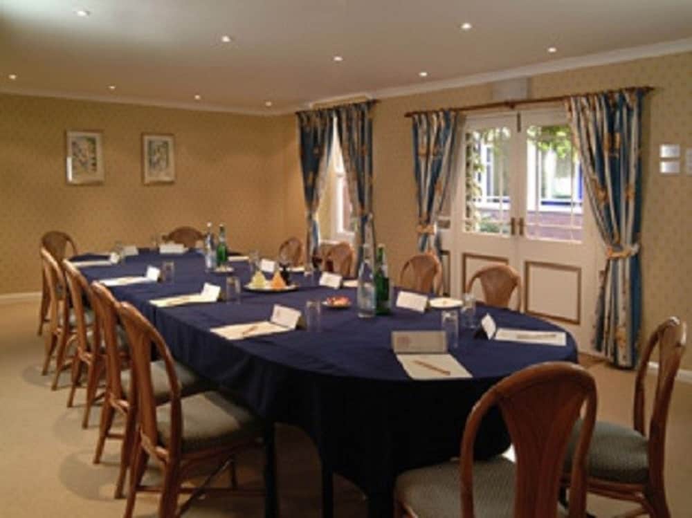 Tufton Arms Hotel 49/55