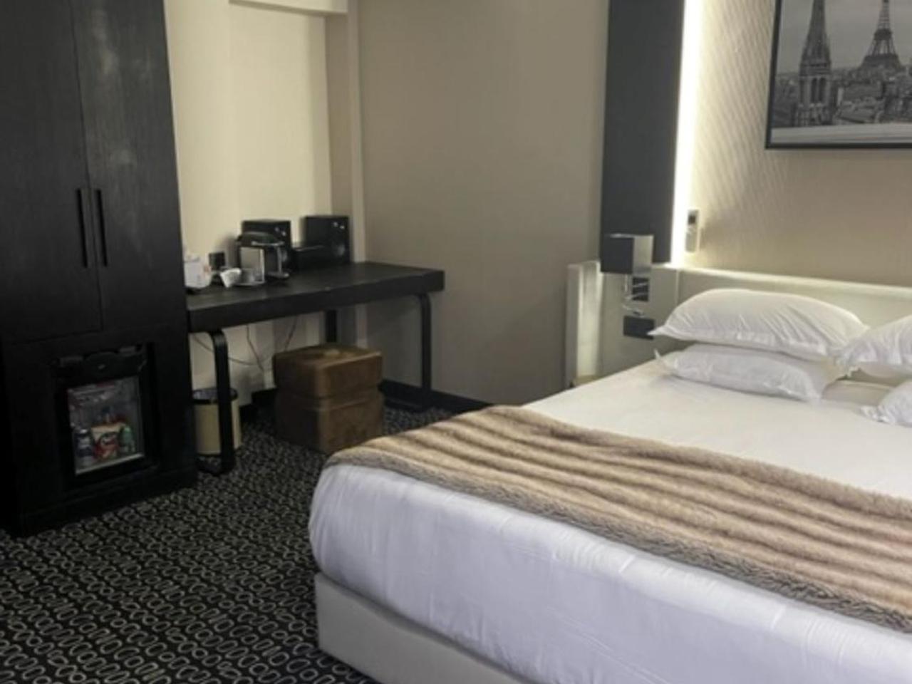 غرفة ديلوكس بسرير مزدوج أو سريرين منفصلين، Elysees Paris 2/6