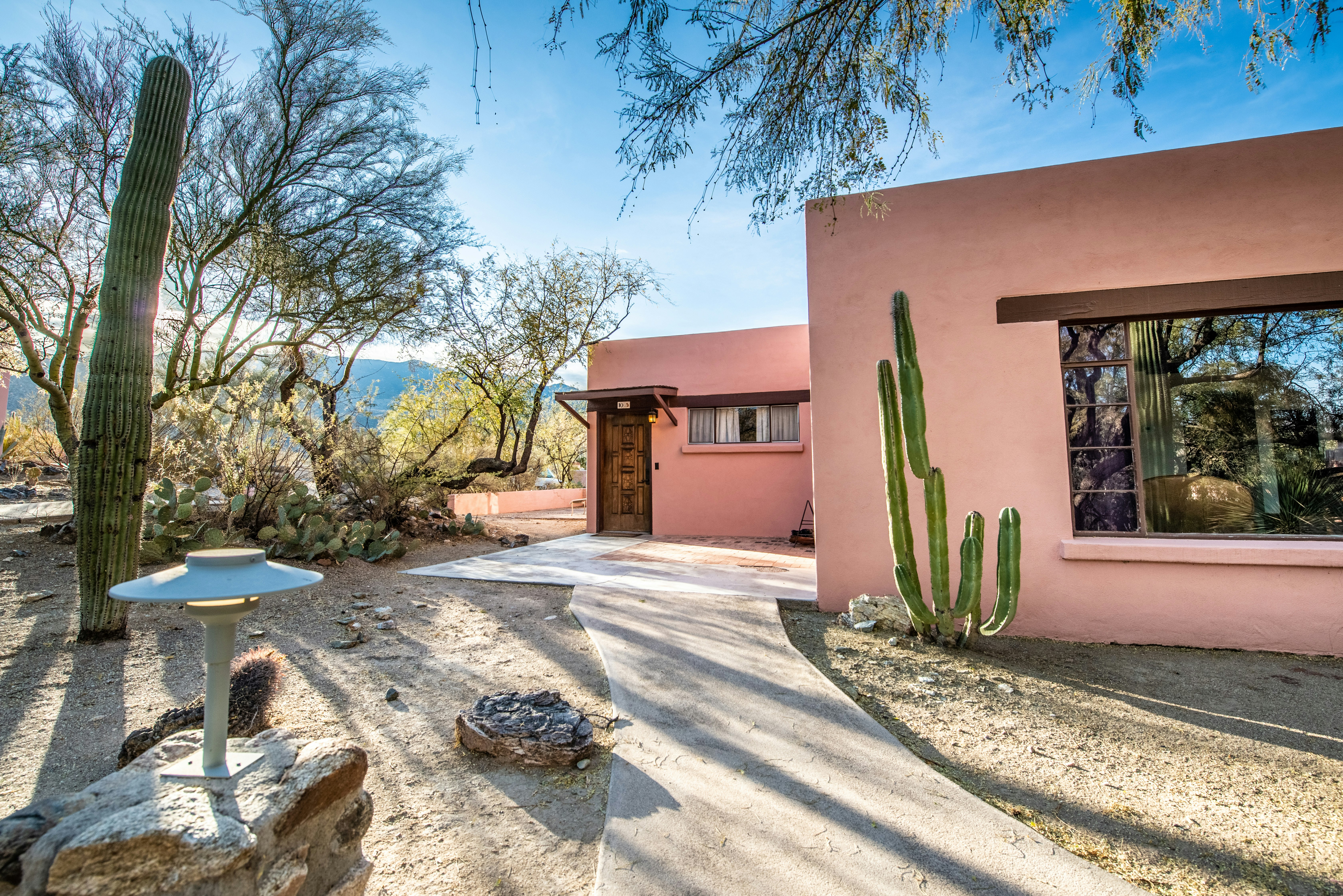 Tanque Verde Ranch 70/76