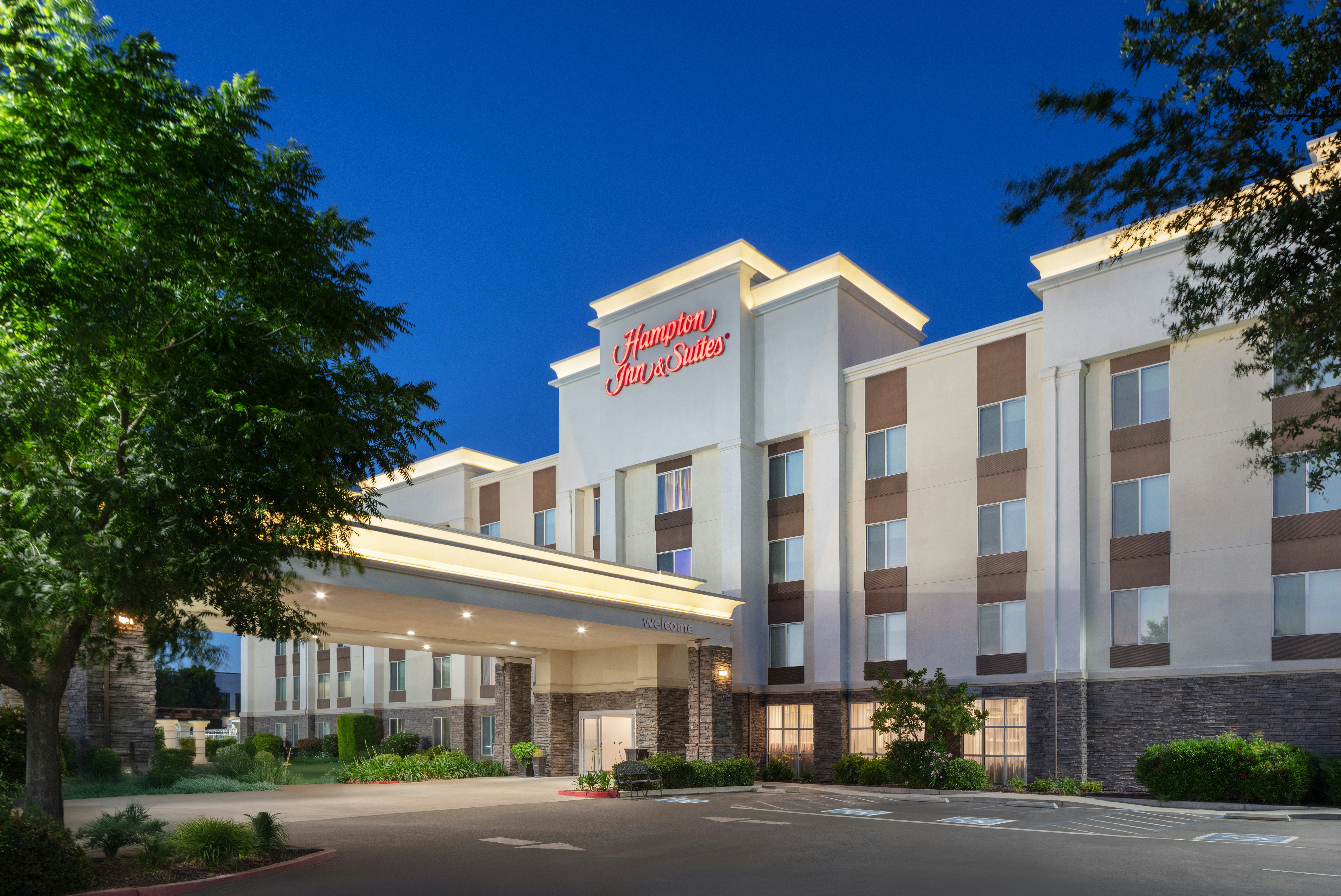 Hampton Inn & Suites Fresno, CA photo2