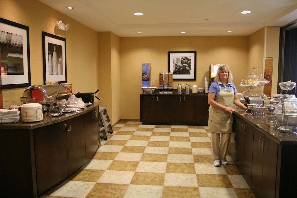 Hampton Inn Dandridge, TN 6/46