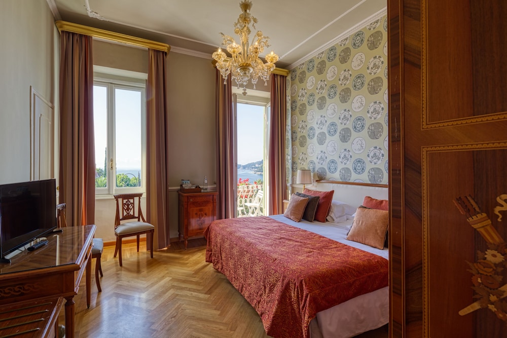 غرفة بسرير مزدوج بإطلالة على البحر بشرفة، Imperiale Palace Hotel 2/5