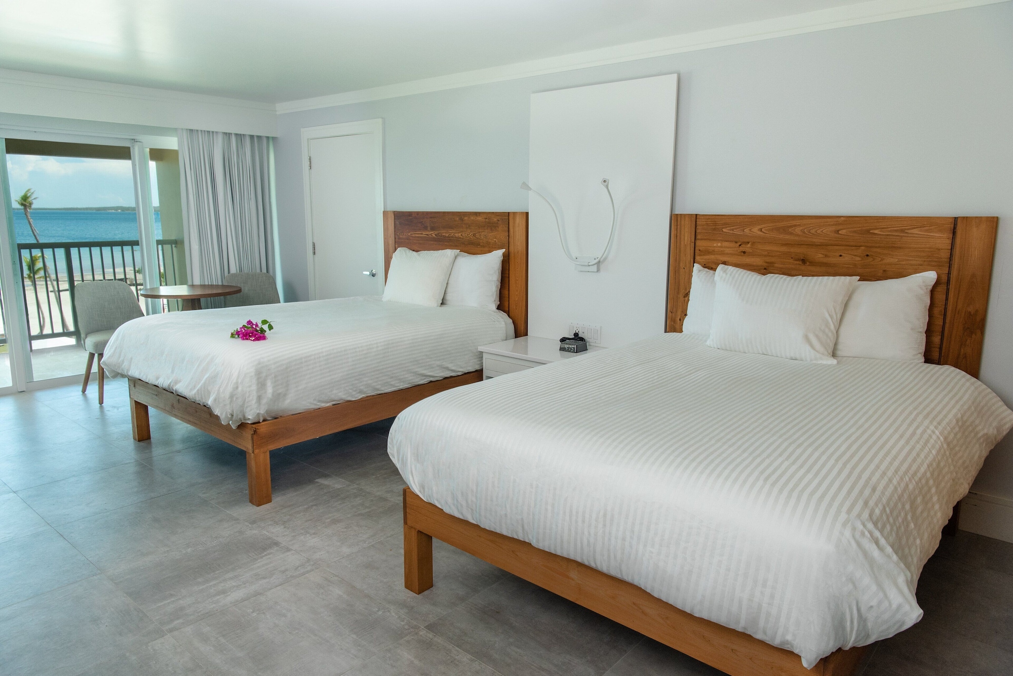 Plus, Deluxe, 2 Queen Beds