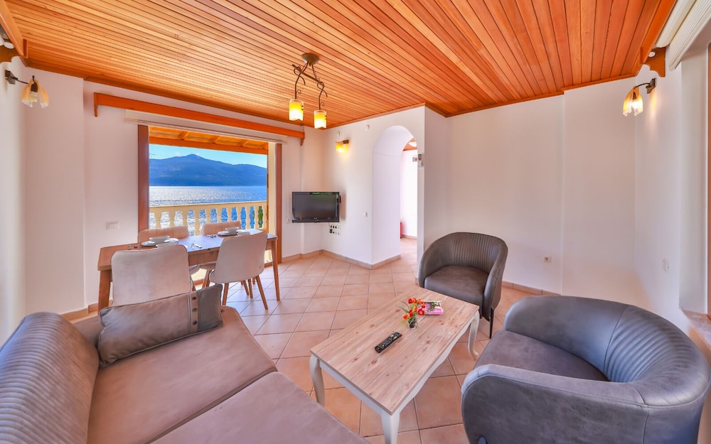 Kuluhana Hotel 29/50
