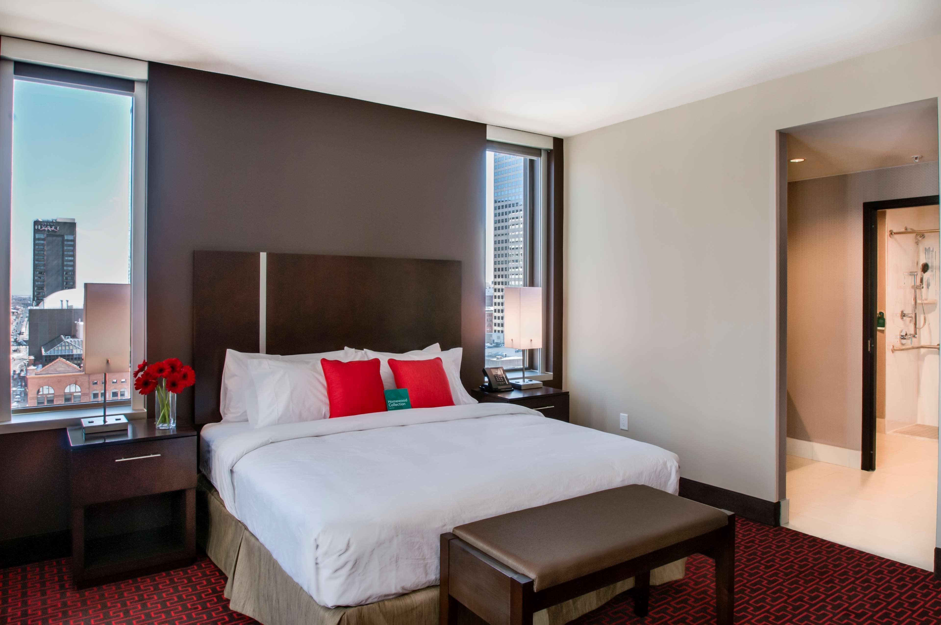 STUDIO, KING BED, LARGE, ACCESSIBLE