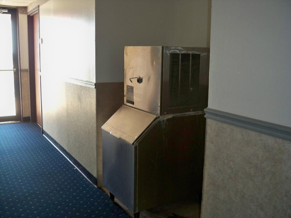 Economy Inn Wentzville 9/36