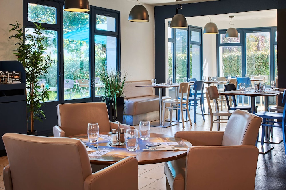 Campanile Brie Compte Robert 34/44