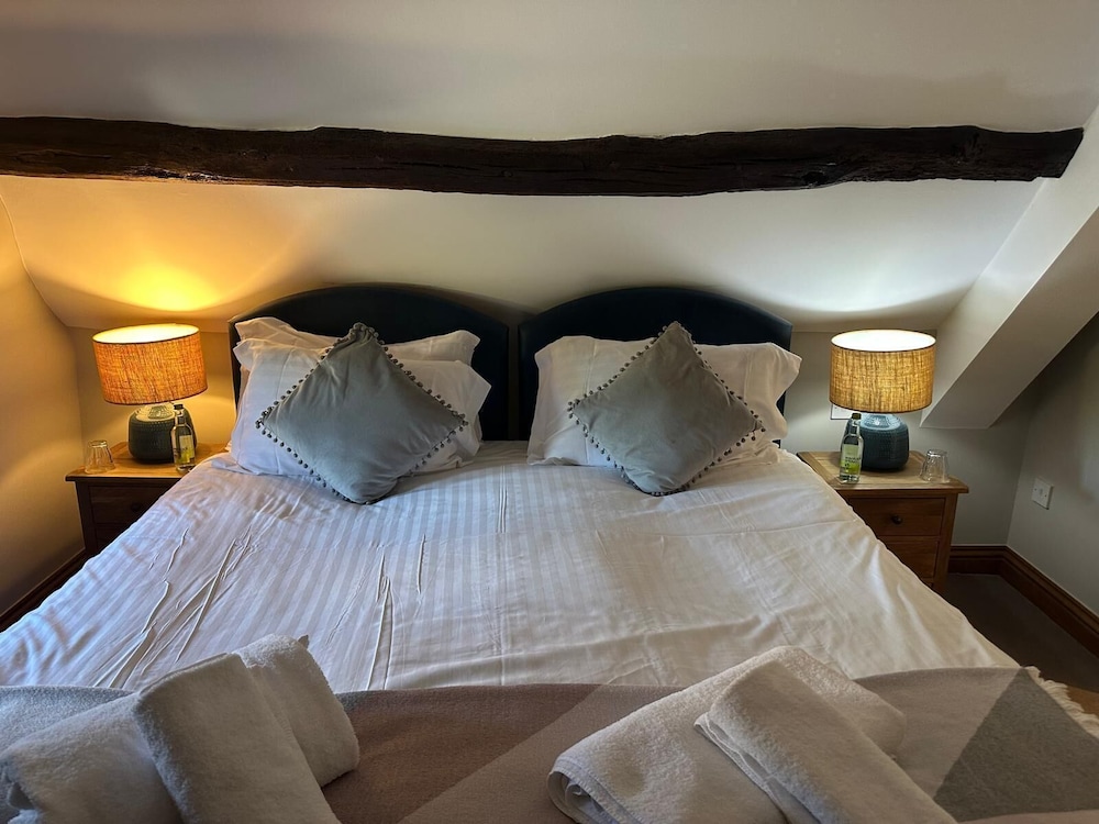 The Plough Bed and Breakfast 6/22