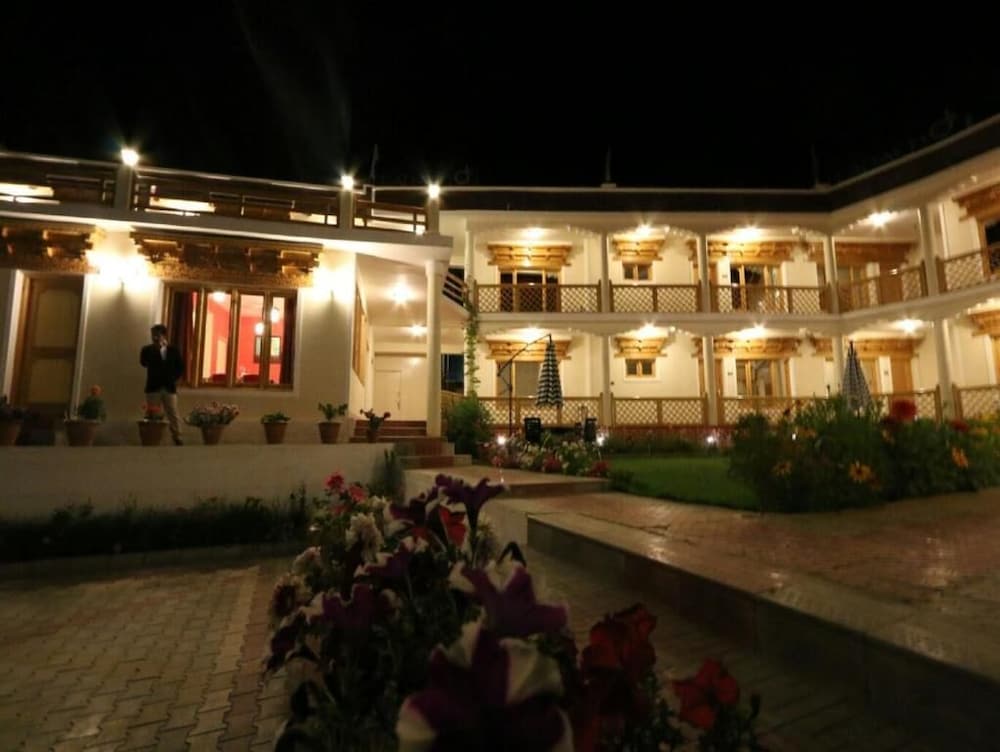 Hotel Ladakh Inn 18/19