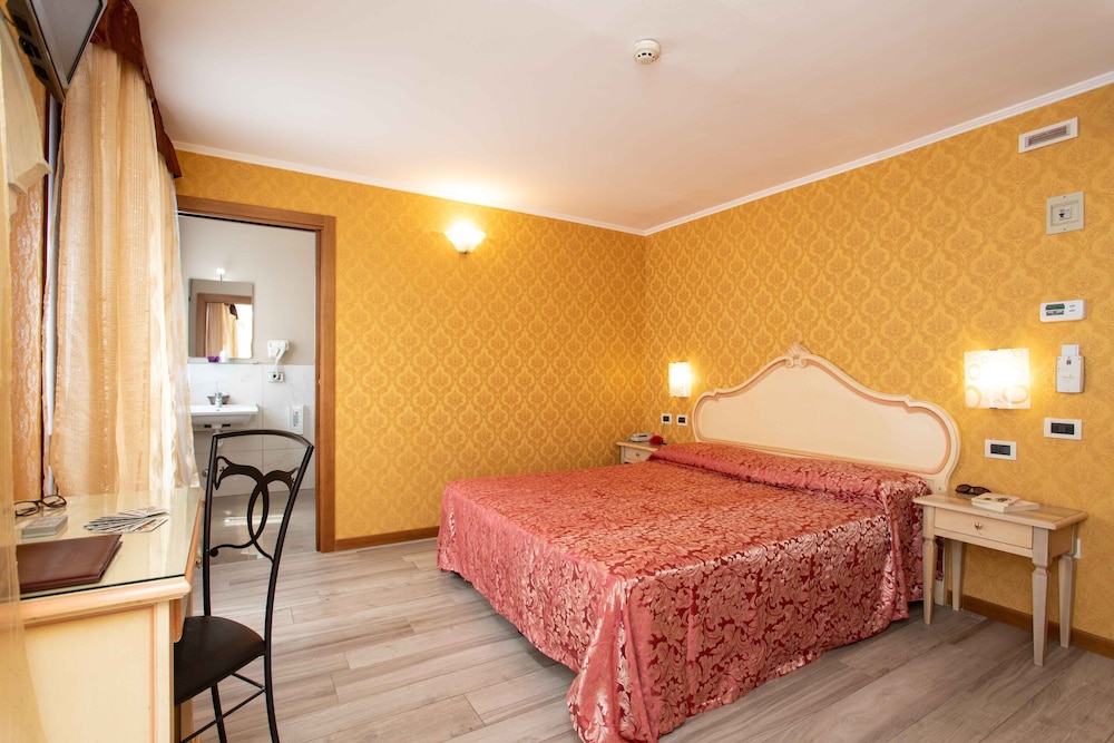 Tintoretto Hotel 17/79