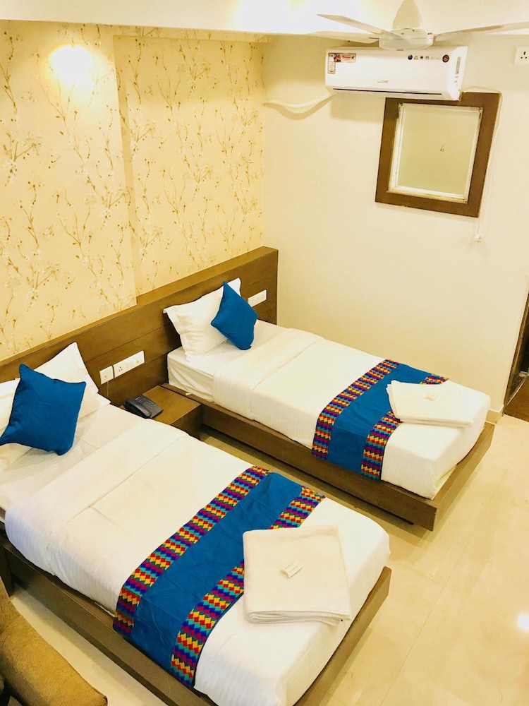 Regalia Inn & Suites 15/37