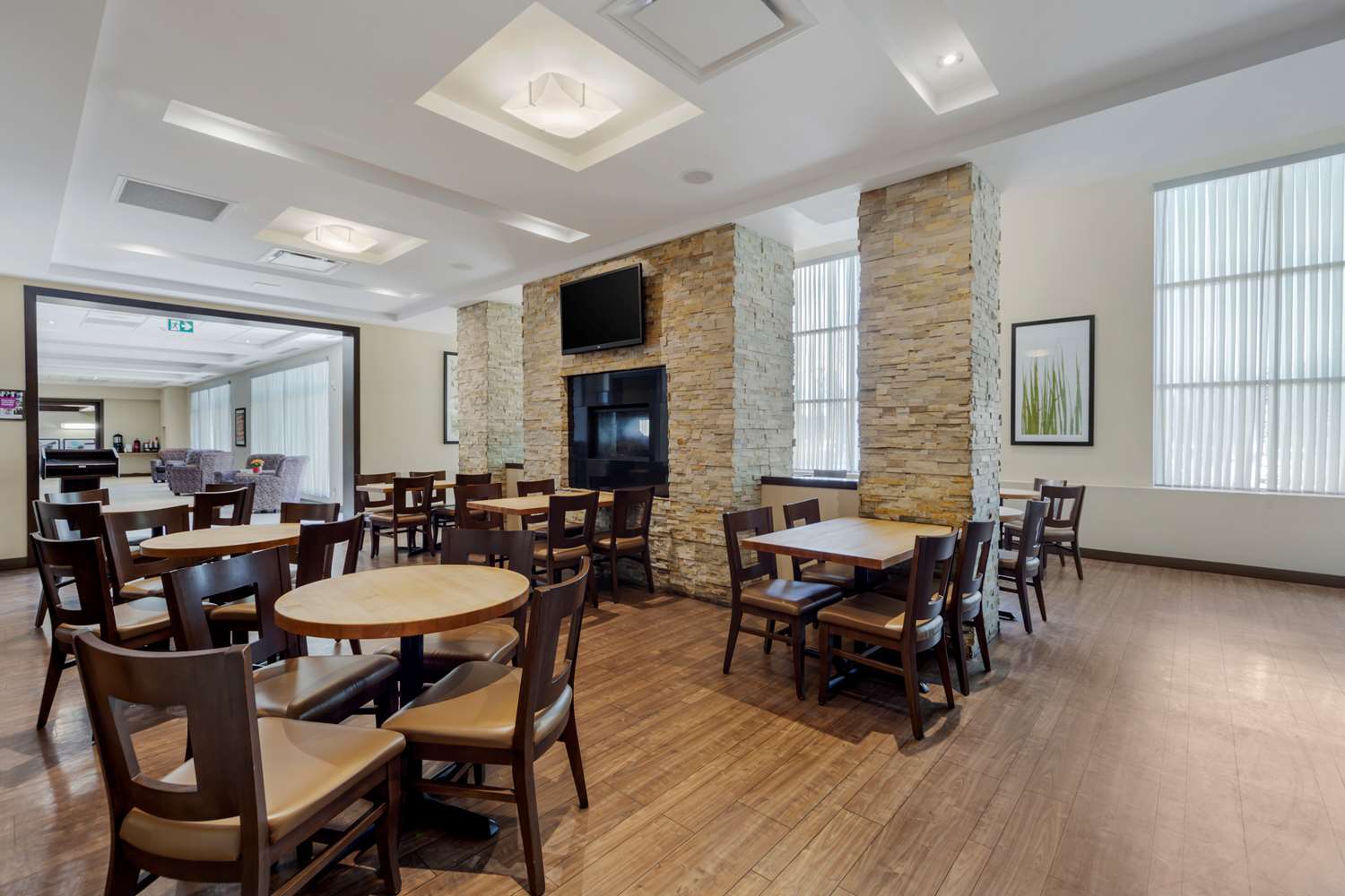 restaurant cafeteria
