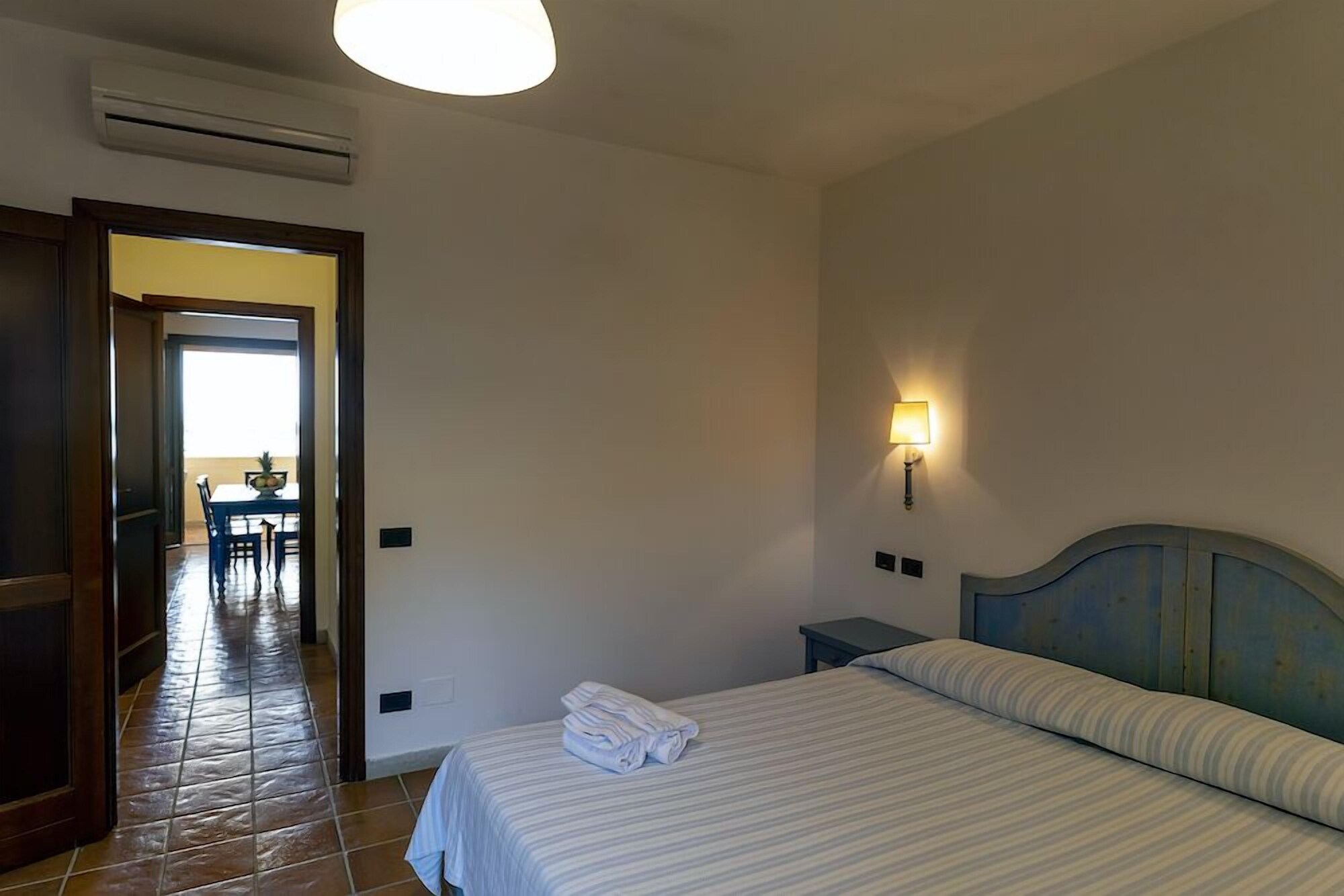 1 BEDROOM, APARTMENT, PARTIAL SEA VIEW