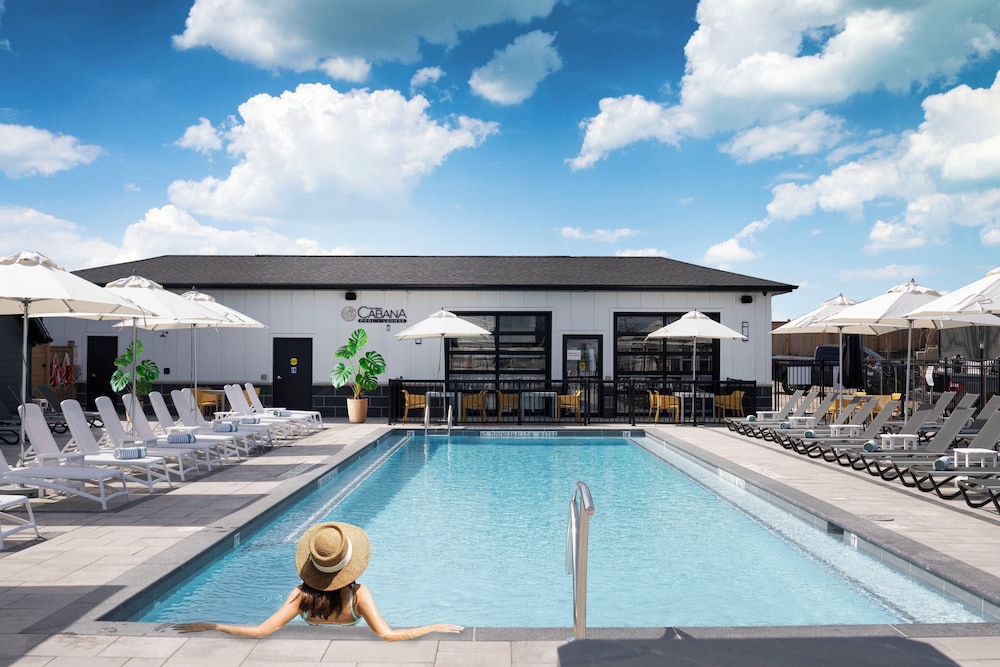 Colonial Hotel & Suites 38/42