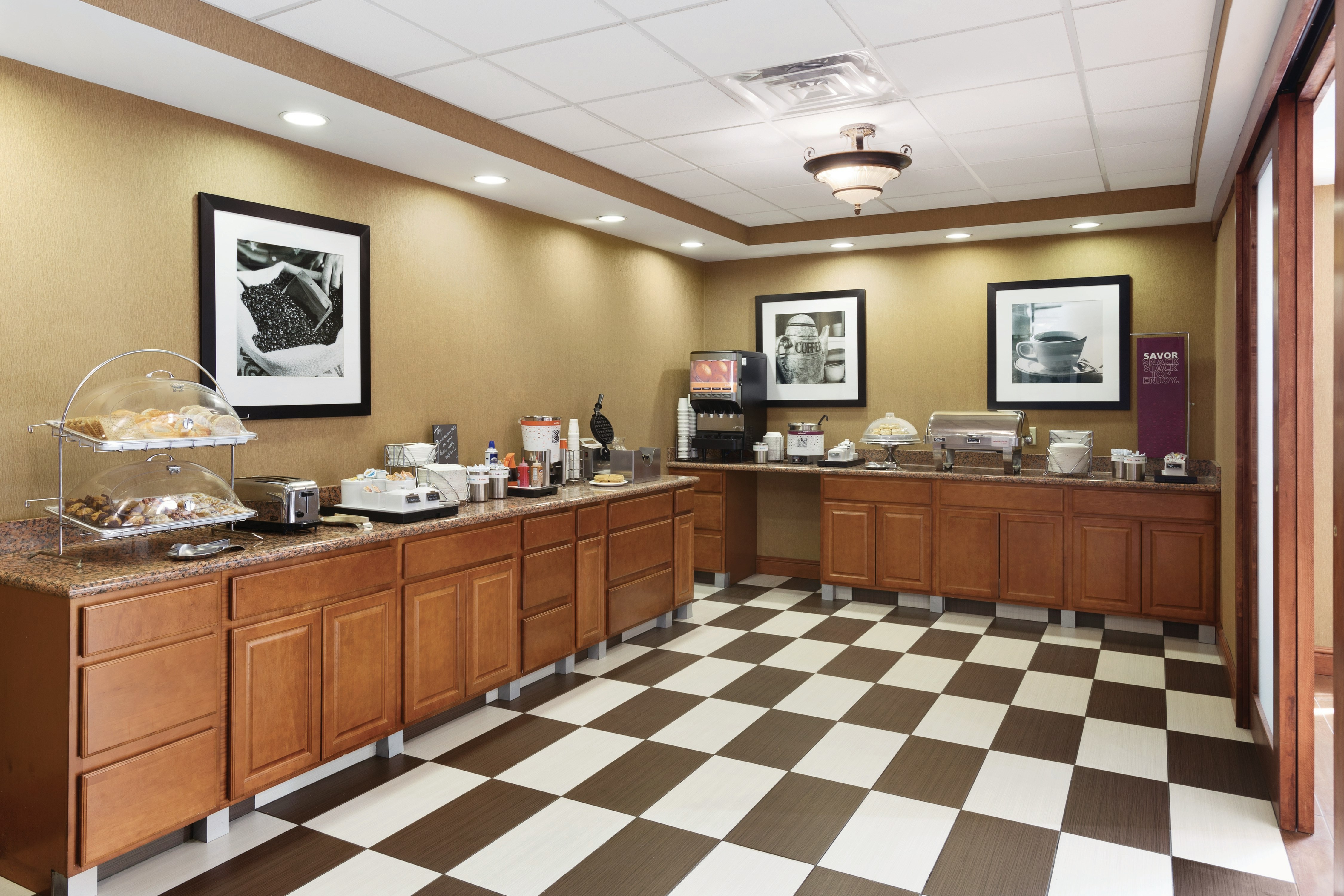 Hampton Inn & Suites Greenfield 3/29