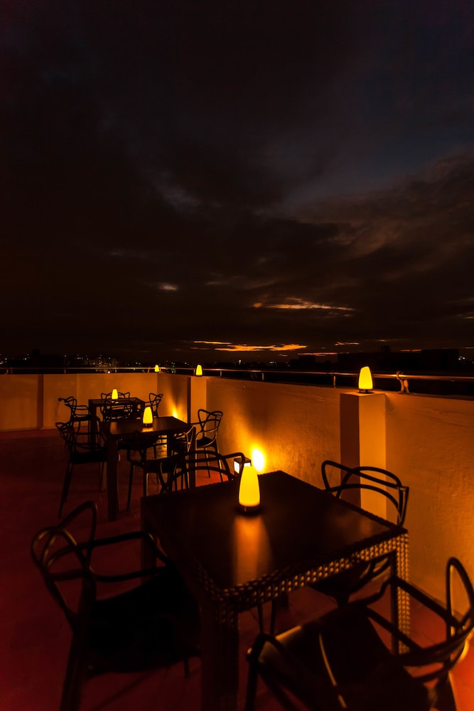 Northern Suites 43/50
