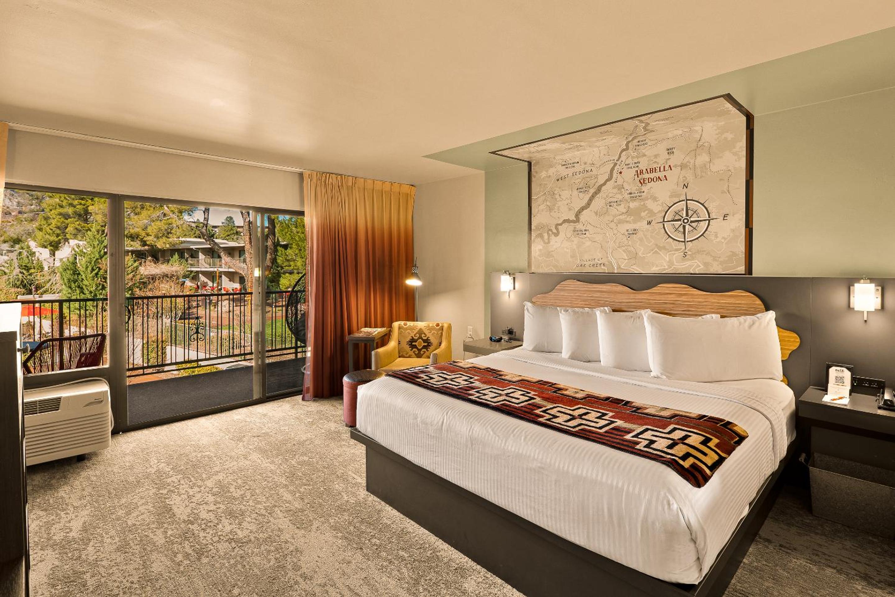 Courtyard, Premium, King Bed, with View، Arabella Hotel Sedona 4/8