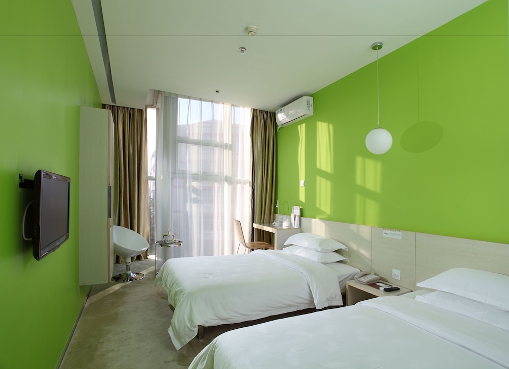 Colour Inn Shenzhen Dongmen Branch 27/66