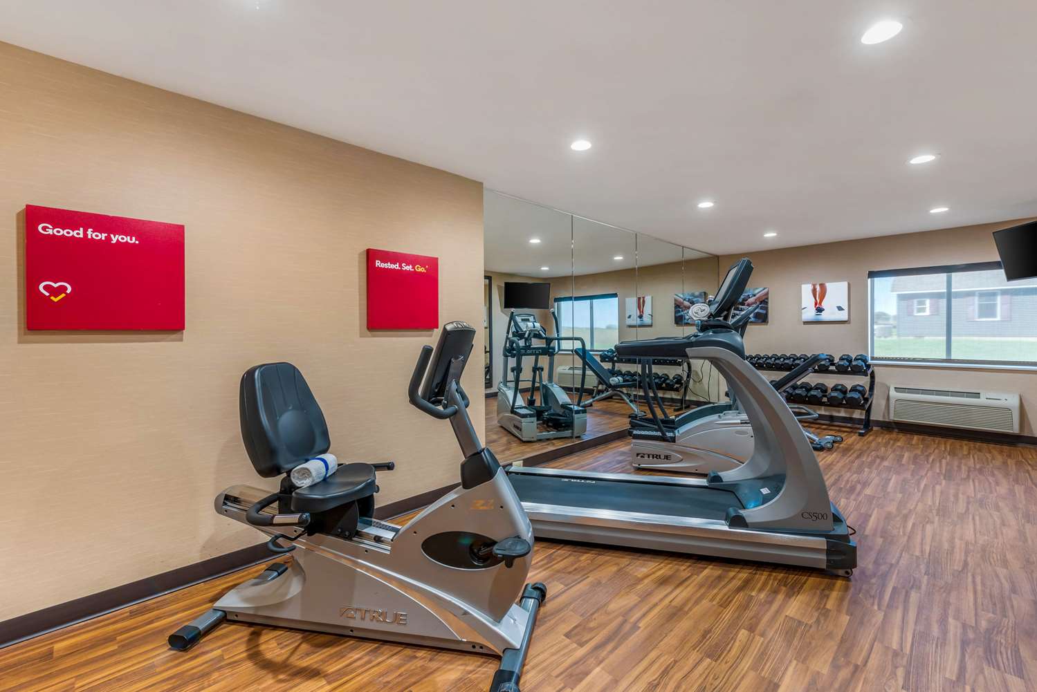 Comfort Inn & Suites near Route 66 26/35