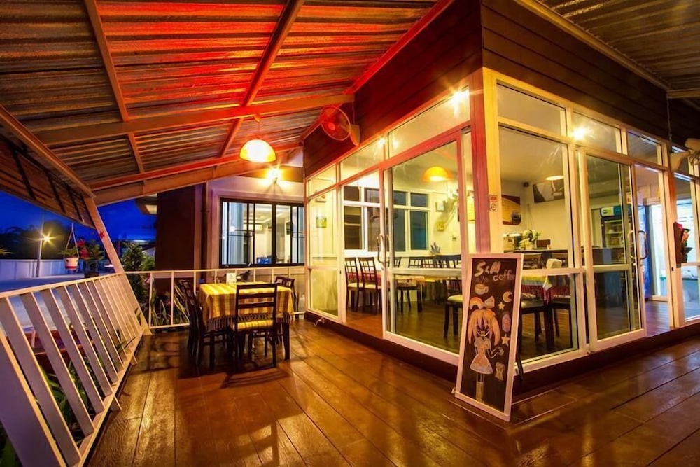 Mana Hotel 35/50