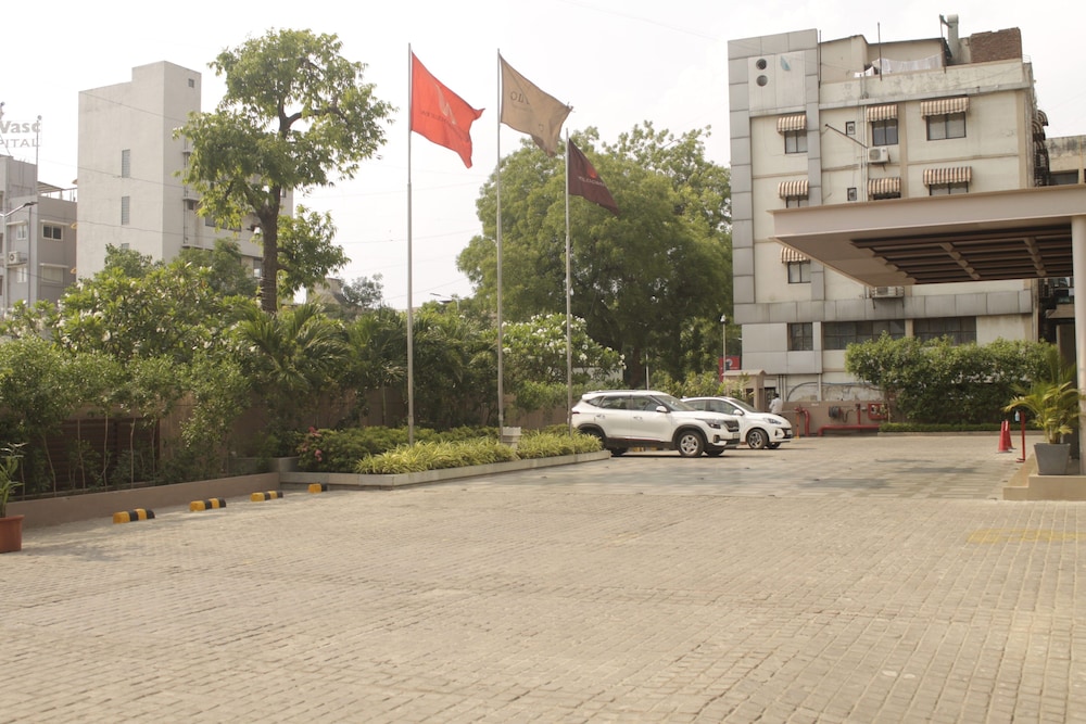 Welcomhotel by ITC Hotels, Ashram Road, Ahmedabad 64/71