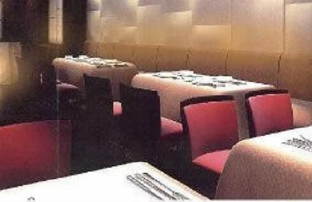 ORIENTAL LANDER HOTEL 39/41
