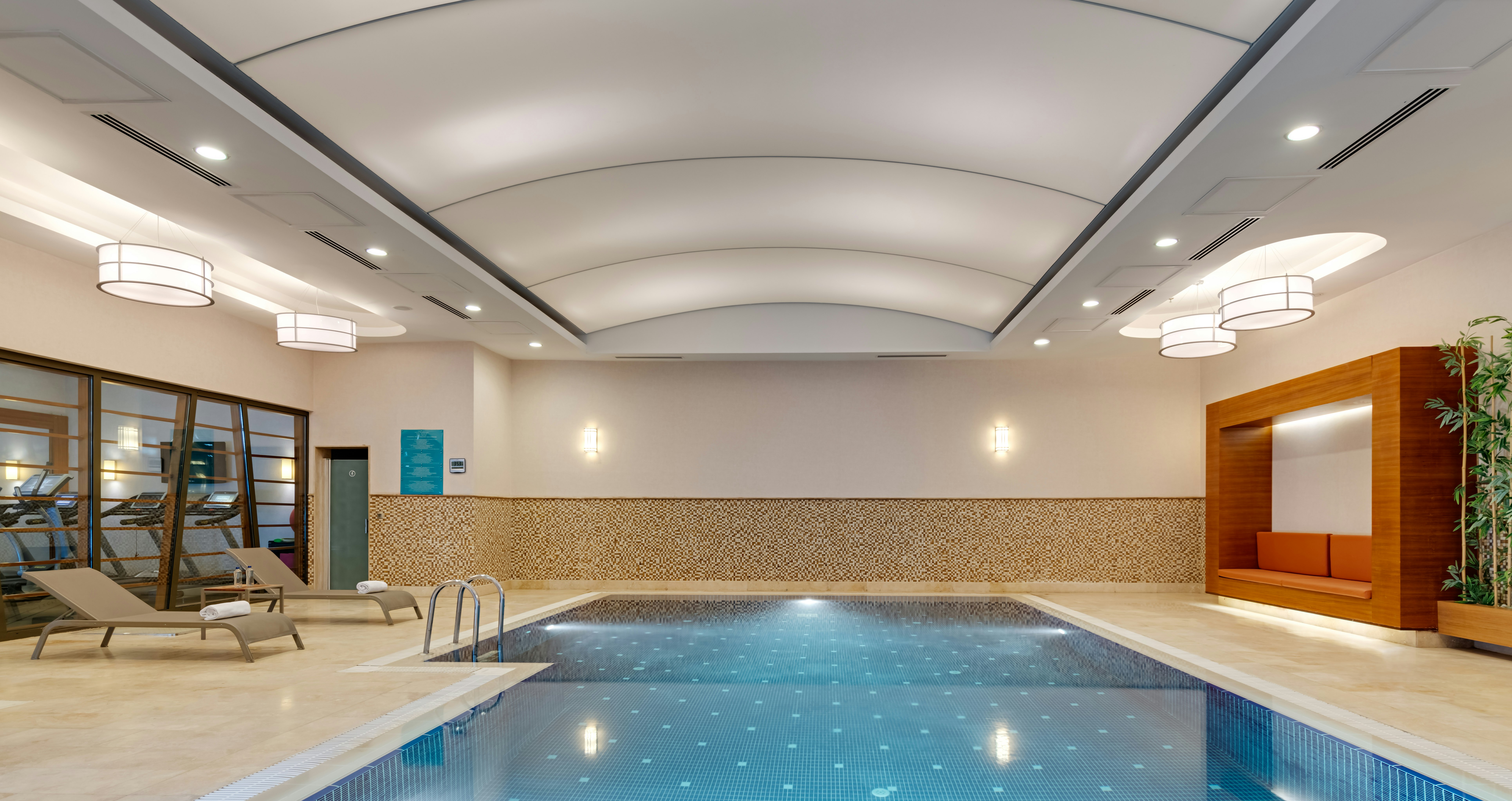 Doubletree By Hilton Hotel Van 43/87