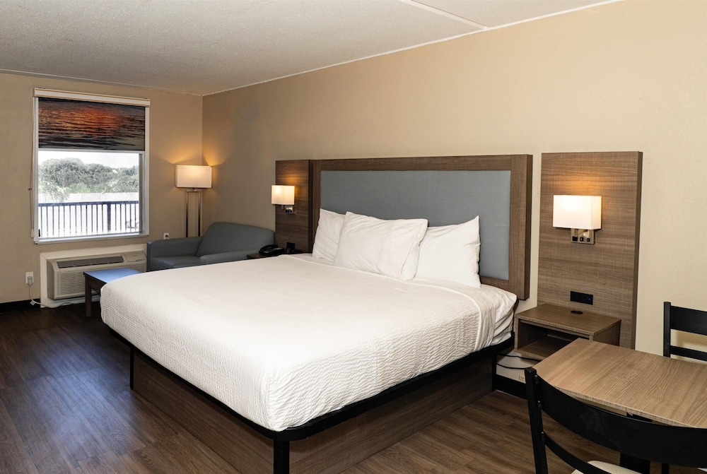 Baymont by Wyndham Corpus Christi Airport 11/50