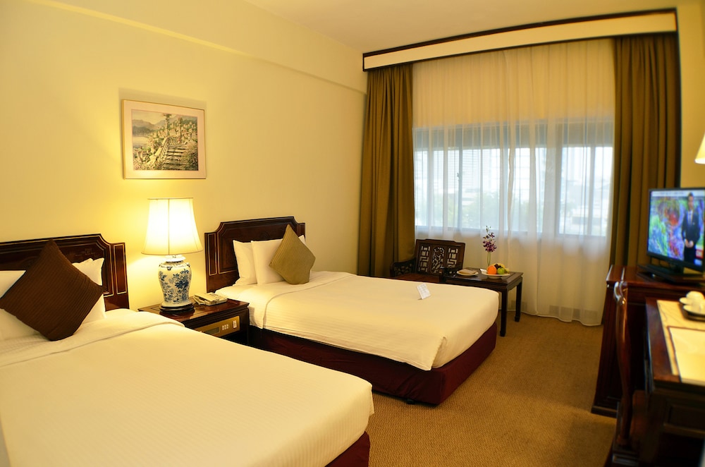 Hotel Grand Pacific 34/70