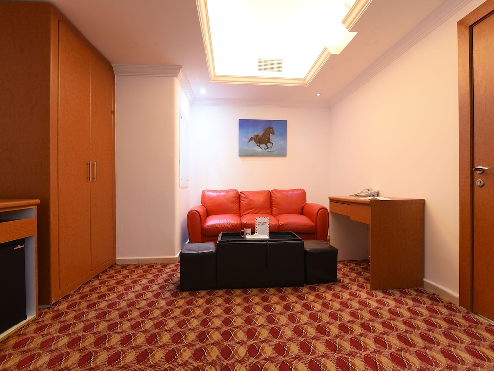 Mirage Hotel 42/45