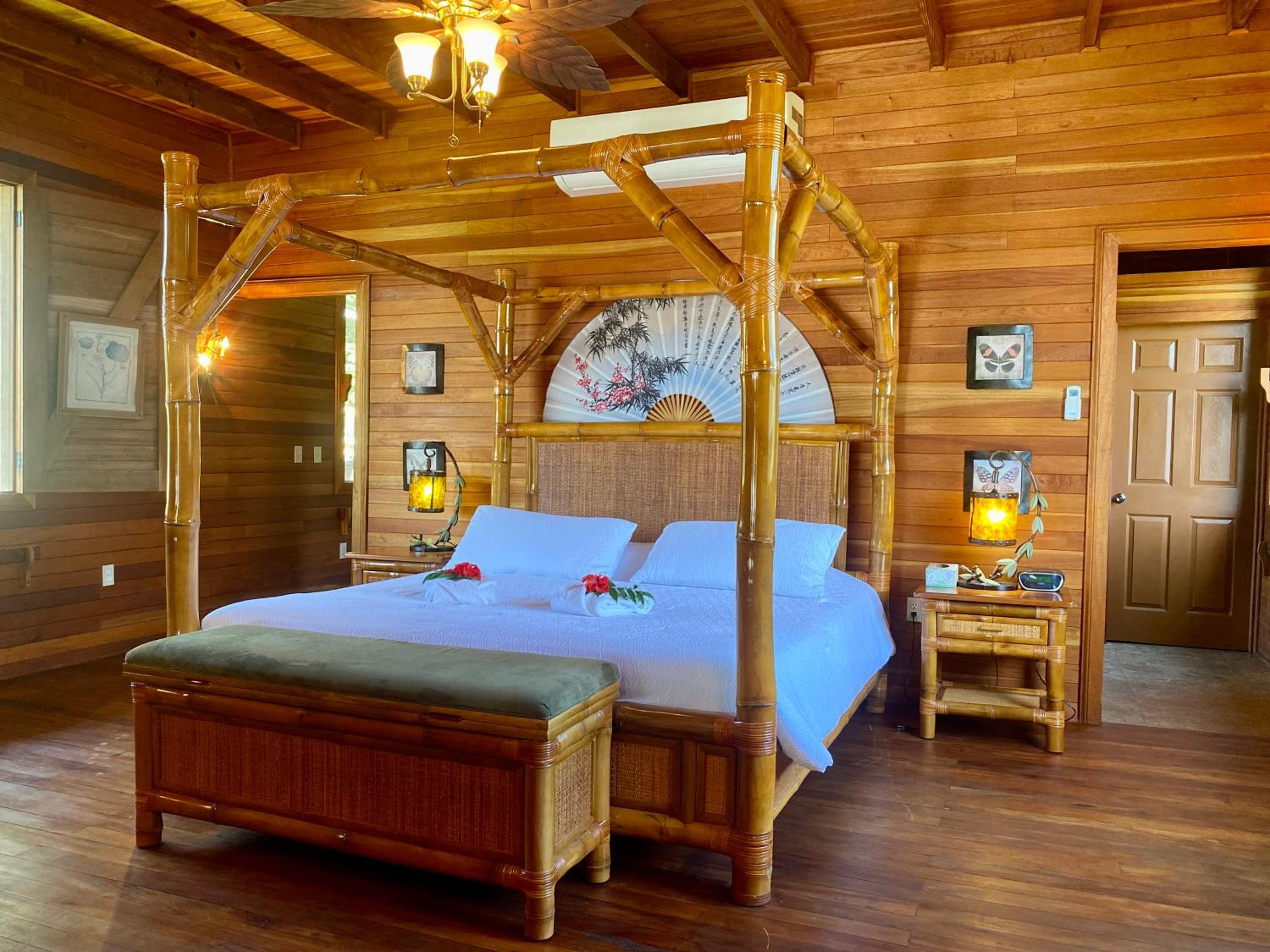 Suite, King Bed, River View