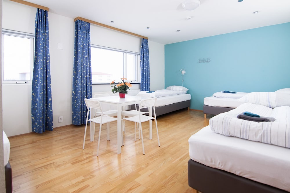 START HOSTEL 21/67