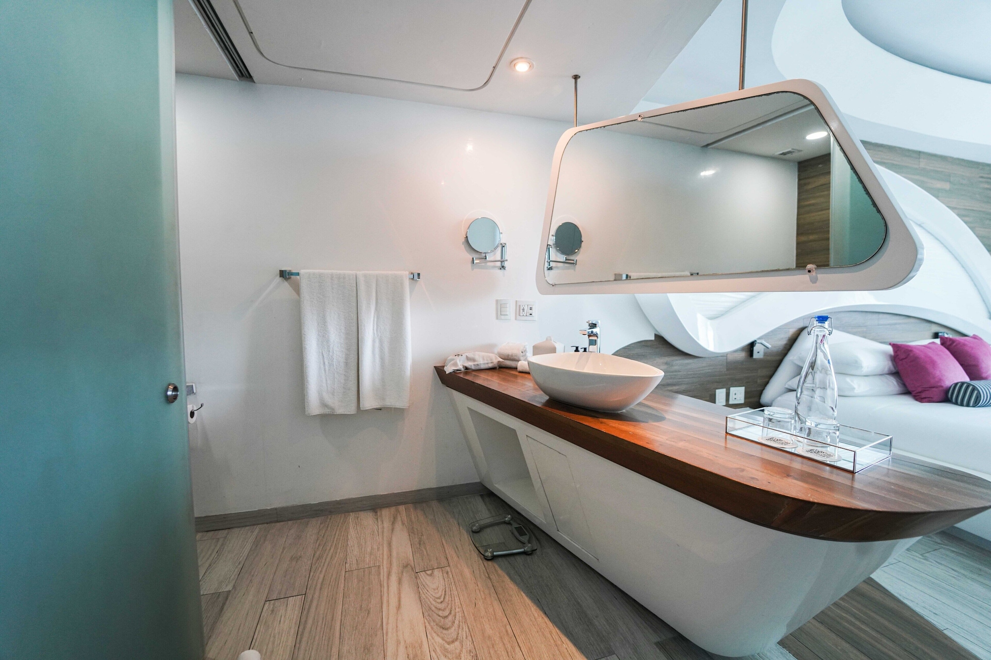 GRAND, OCEAN, SUITE