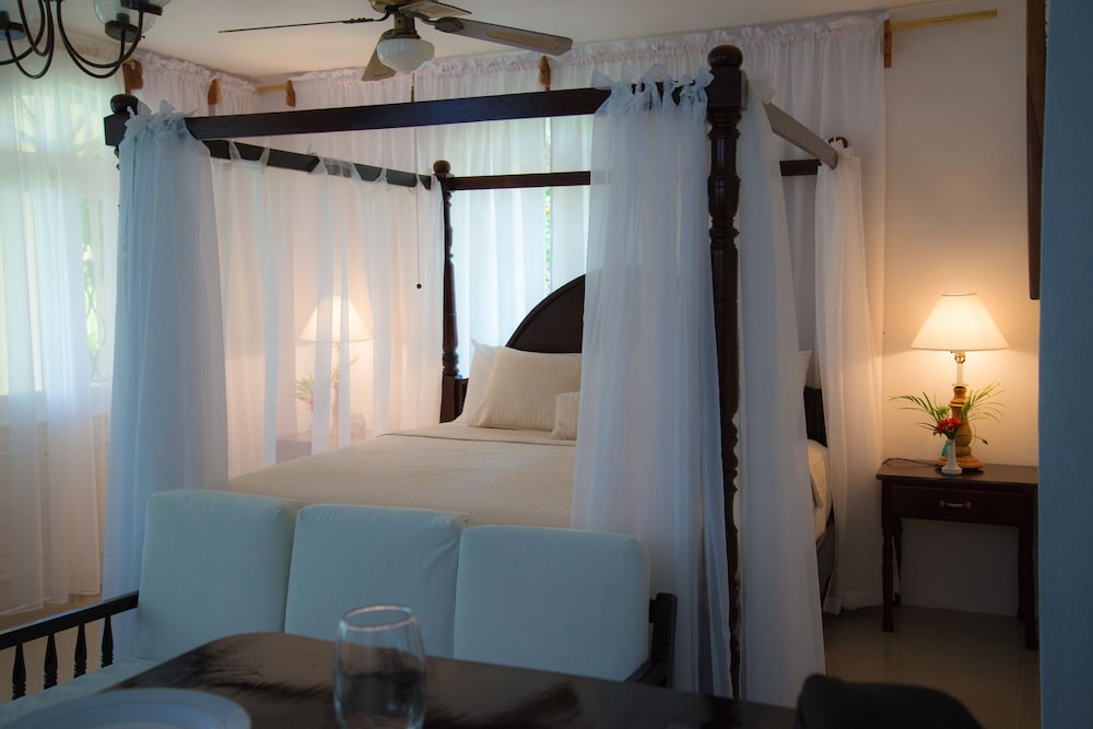 Firefly Beach Cottages and Suites 28/78