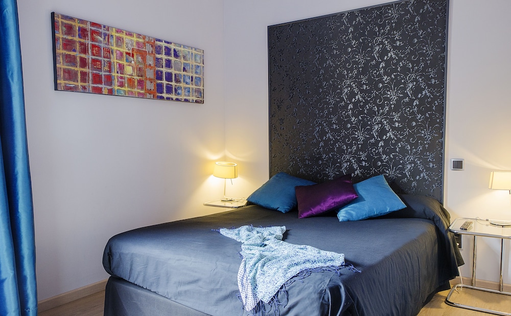 UMMA BARCELONA BED AND BREAKFAST BOUTIQUE 33/40
