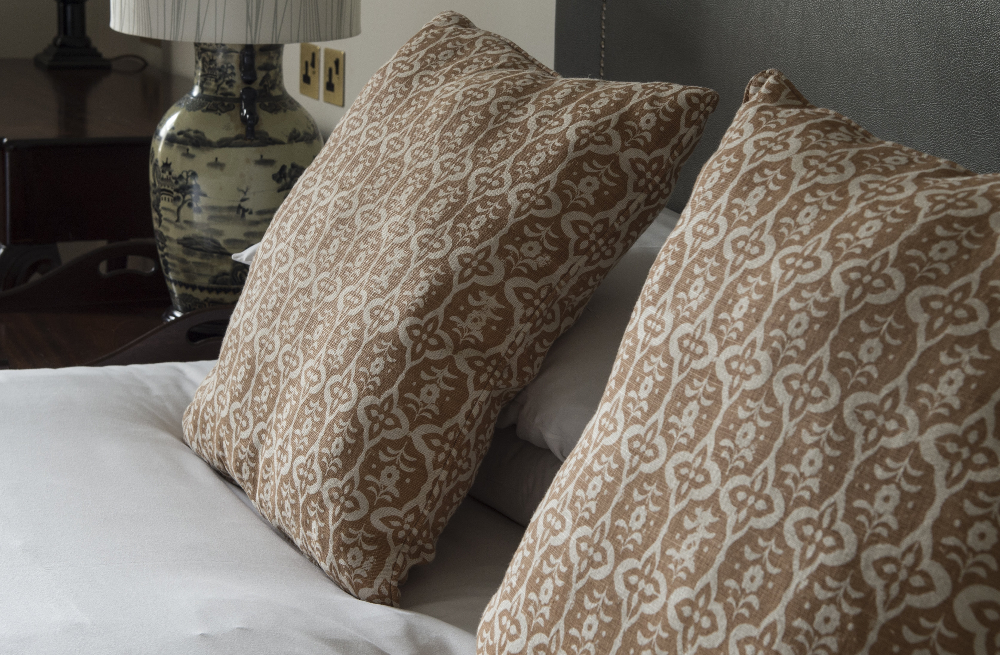 Bush Hotel Farnham 23/50