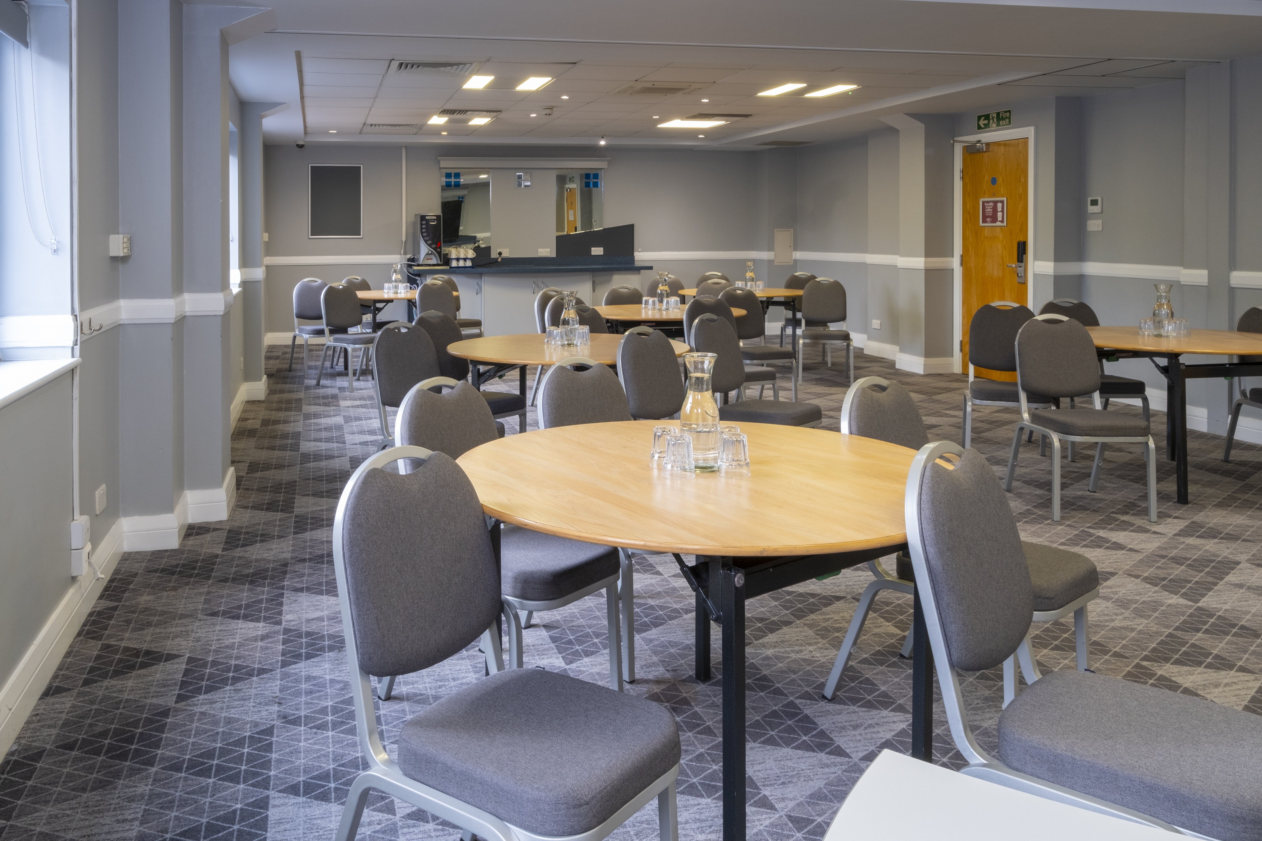 HOLIDAY INN EXPRESS BIRMINGHAM NEC 50/73