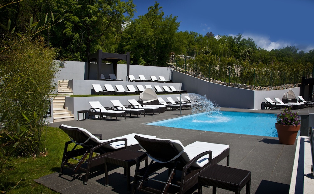 Hotel Laurus 2/82