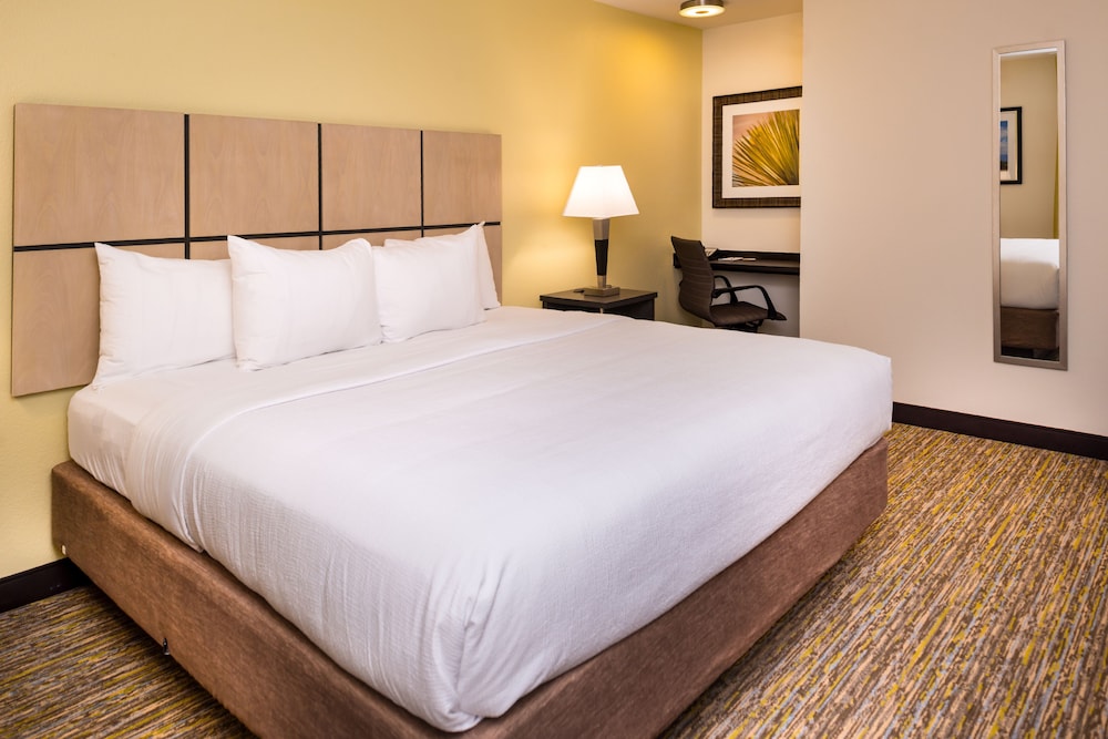 CANDLEWOOD SUITES CARLSBAD SOUTH 11/50
